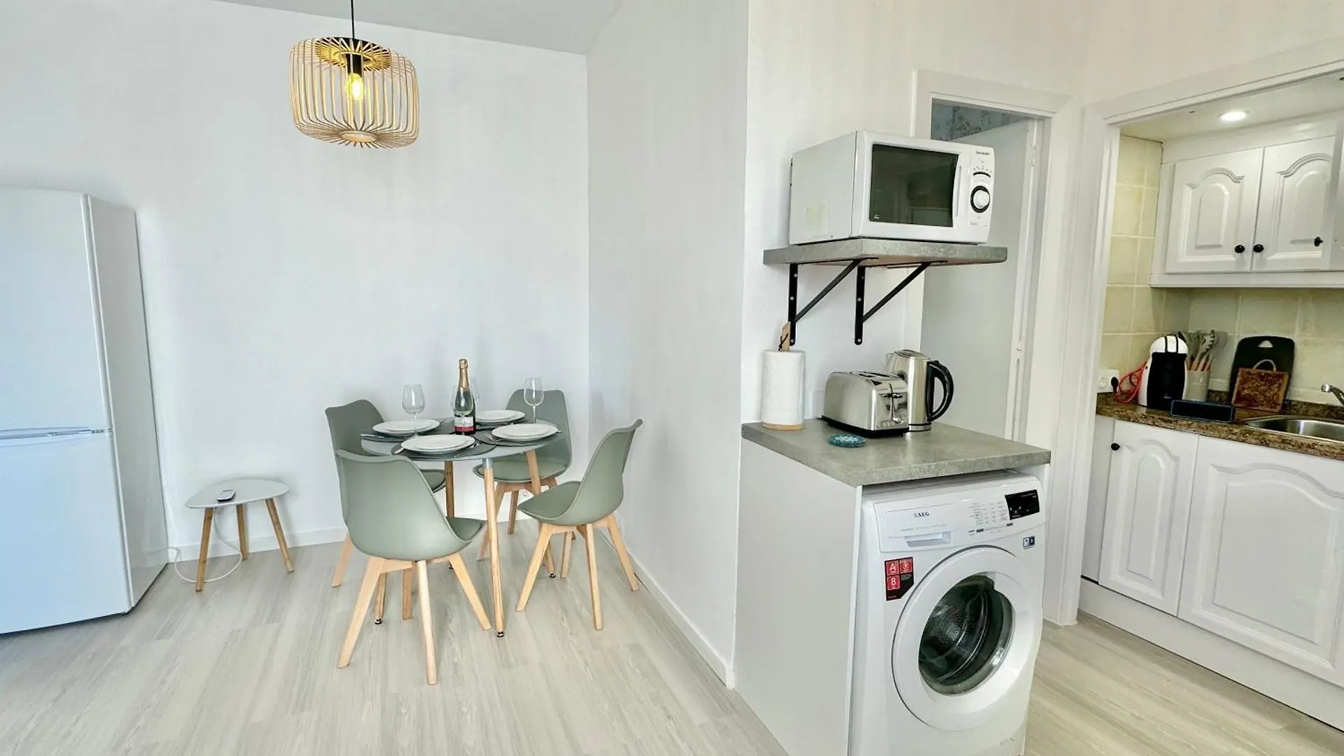 Apartment Bright, Cozy Flat Close To The Beach Sitio de Calahonda